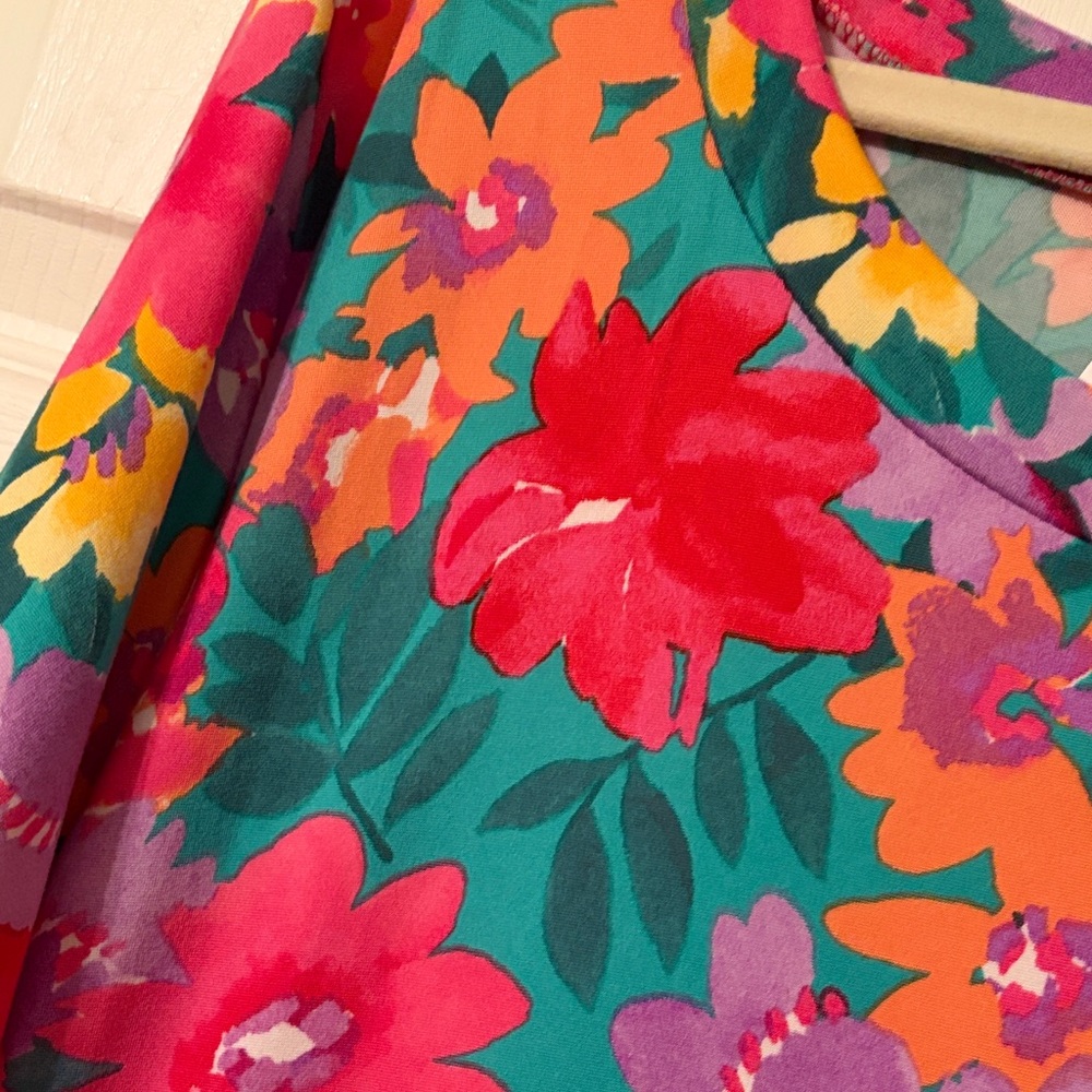 Vibrant Floral Casual Dress - Picture 4 of 4